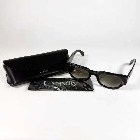 Lanvin Signature Sunglasses LNV670S Sunglasses display picture 1